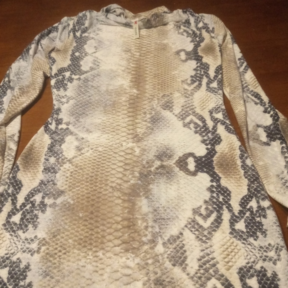 gLARE L/S Form Fitting Snake 🐍 Print Dress